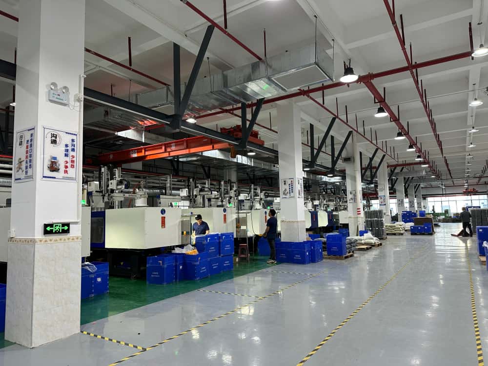 Pinmotor injection molding workshop for micro pump plastic parts and component production
